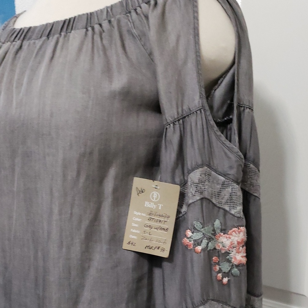 NWT Billy T Boho off the shoulder top Cold Shoulder
